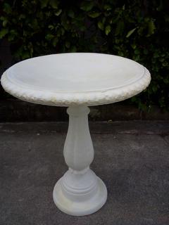 Plain birdbath $160