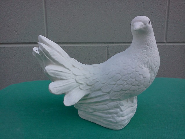 Large dove facing left $35