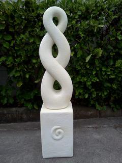 Double twist on koru column $270