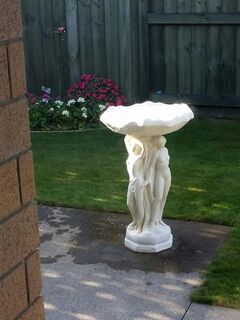 3 Ladies Birdbath